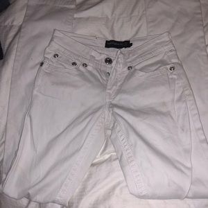 White skinny jeans